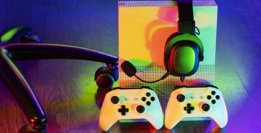 high-angle-controllers-headphones